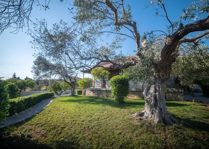 Garden Private Villa Pórto Héli